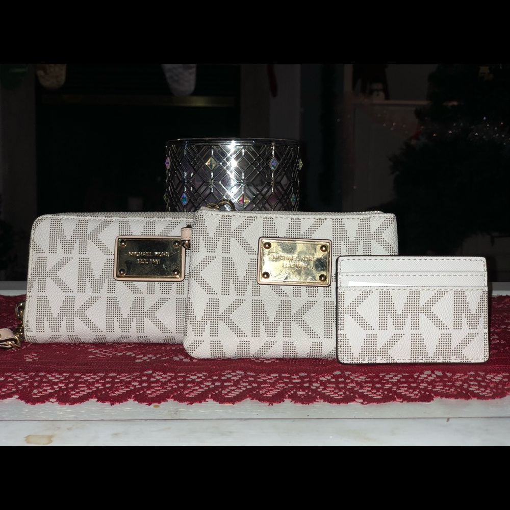 Authentic Michael Kors wallet set